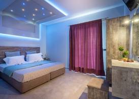 Savvas Luxury Suites 4