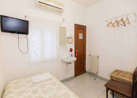 Pension Mesones 4