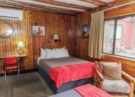 Foot of the Mountain Motel 5