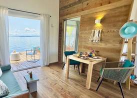 Coral Bay Bungalows 4