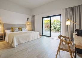 Cabogata Beach Hotel 5