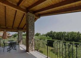 Garda Hill Boutique Apartments with Panoramic Pools e Agriturismo 4