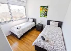 Daze Off Central Apartment, 300m to the Finikoudes Beach 3
