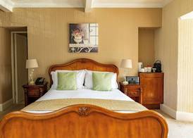 Mallyan Spout Hotel 4