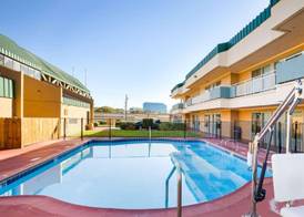 Rodeway Inn & Suites Fiesta Park 4