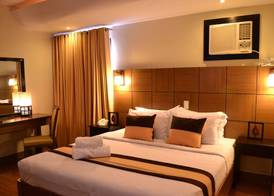 The Pinnacle Hotel and Suites 5