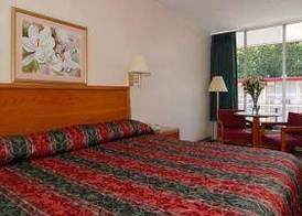 ECONO LODGE NEAR FREDERICKSBURG BATTLEFIELD 4