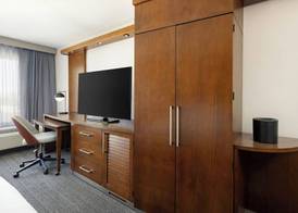 Courtyard by Marriott Los Angeles Woodland Hills 4