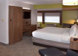Holiday Inn Express MT. PLEASANT - SCOTTDALE by IHG 2
