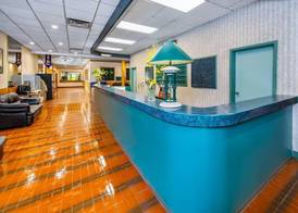 Crestwood Hotel 4