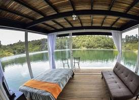 Hotel Pietrasanta Cabañas frente a la Represa Peñol Guatape 3