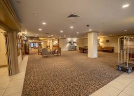 Piccadilly Inn Airport 4