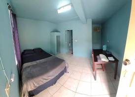 AIRPORT INN 4