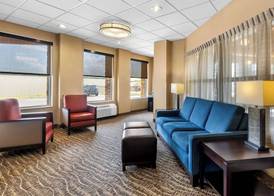 Comfort Inn & Suites Near University of Wyoming 4