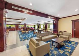 Best Western Plus Pratt 4
