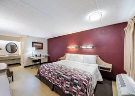Red Roof Inn Laredo 5