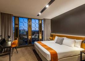Vibe Hotel Canberra 5