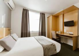 Star Hotel 4