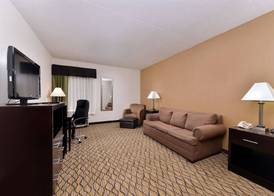 Quality Inn & Suites Matteson near I-57 4