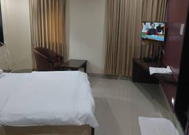 Pals Hotel 3
