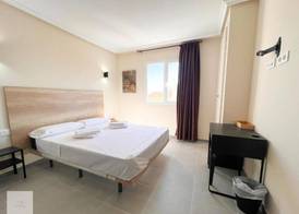 HOTEL LA MARINA 2