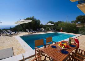 Villa Mandola in Tzamarelata 3