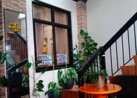 RedDoorz Hostel @ Faes Transient House 5
