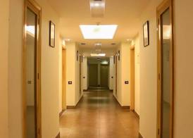 Dee Marks Airport Hotel & Resorts 3