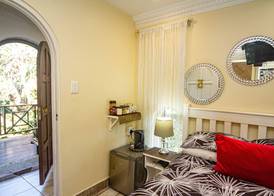 La Loggia Bed and Breakfast 4
