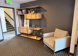 Super 8 by Wyndham Windsor 4