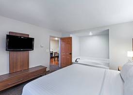 Holiday Inn Express & Suites TULSA S BROKEN ARROW HWY 51 by IHG 2