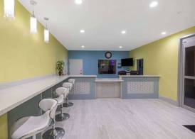Days Inn & Suites by Wyndham La Porte 2