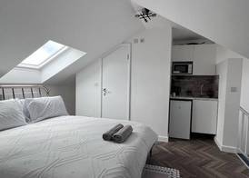 Dalston Luxe Studios (3 Miles away from Liverpool Train Station) 4