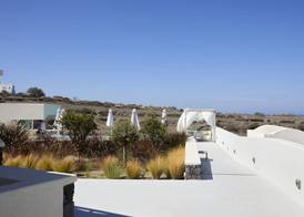 Adorno Oia 2
