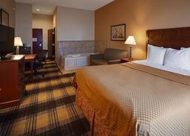 Best Western Lockhart Hotel & Suites 5