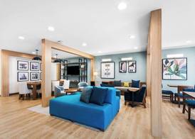 Everhome Suites Lexington - Horse Park 2