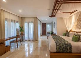 Legian Beach Hotel 5