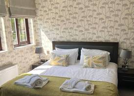 Eight at The Bakery B&B Tatsfield 3
