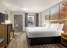 Days Inn by Wyndham Fulton 5