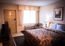 Langley Hwy Hotel 5