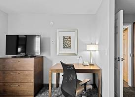 Staybridge Suites CALGARY AIRPORT by IHG 5