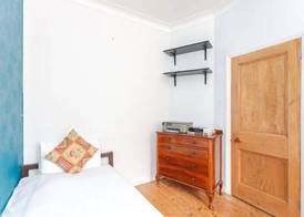 Cosy 2 Bedroom Apartment in Central London With Garden 3