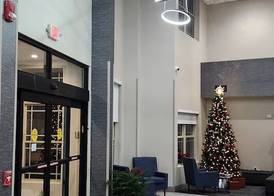 La Quinta Inn & Suites by Wyndham Lake George 2