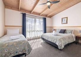 Halls Haven Holiday Units 5
