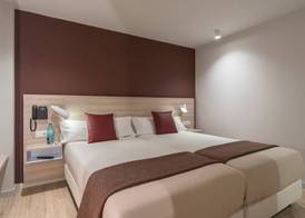 Hotel & Aparthotel Cosmos 5