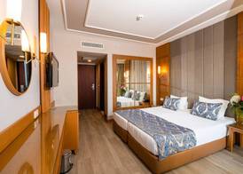 Royal Atlantis Beach 3