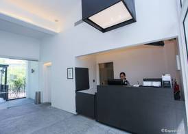 Lloyd's Inn 4