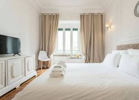 6 Clouds Apartment 5