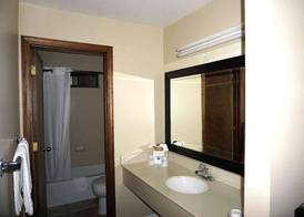 Travelodge by Wyndham Concord 4