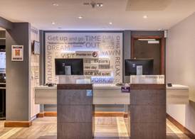 Premier Inn London Gatwick South 2
